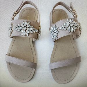 BCBgeneration jewel, flat neutral NIB sandal size 9